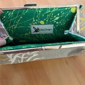 Kolea Designs Green Patterned Women's Clutch Wallet